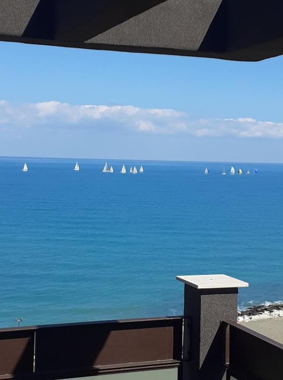 Attico Suite Spiaggia Bari Exterior foto