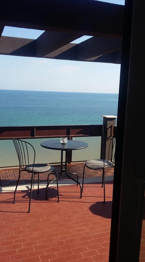 Attico Suite Spiaggia Bari Exterior foto
